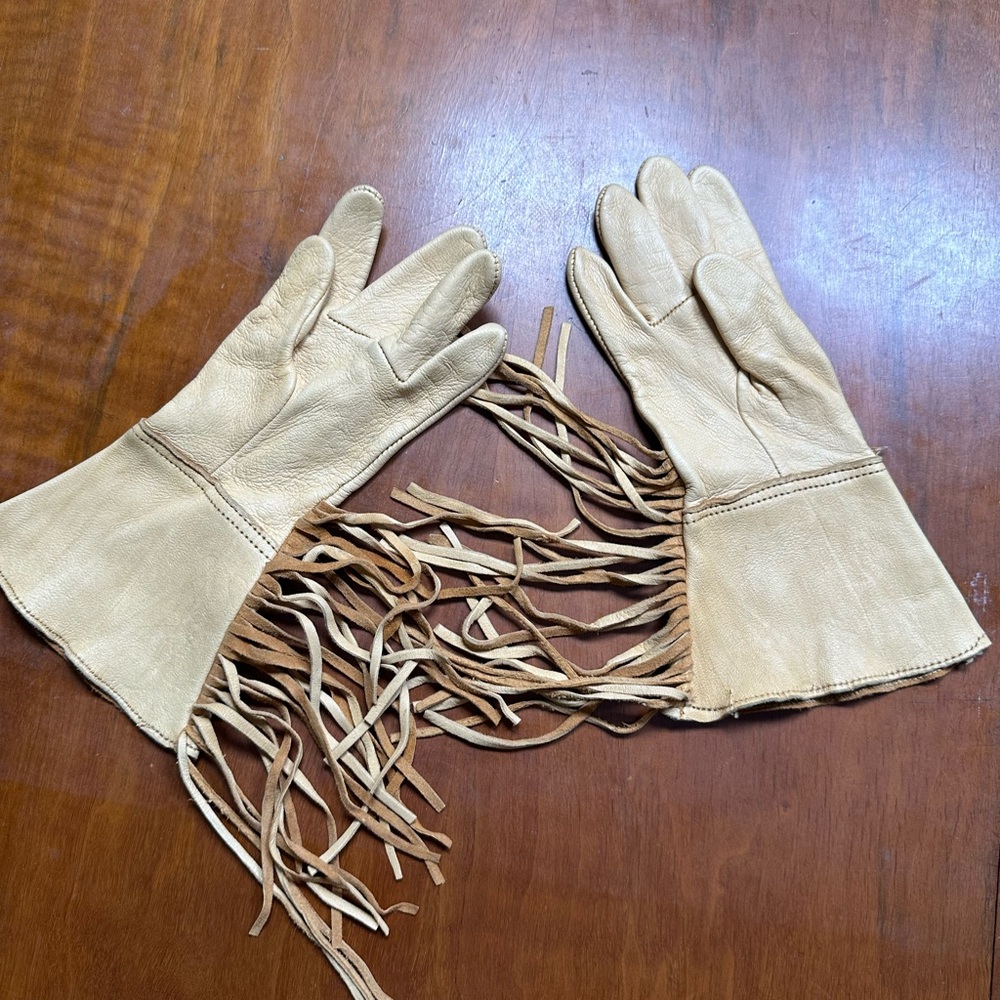 Vintage Tan Women’s Small Leather Fringe Gloves